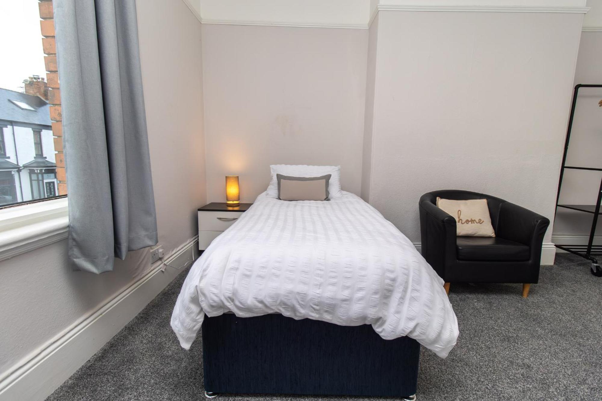 Dwellcome Home Ltd 4 King Bedroom Townhouse, Free Parking, Fast Wifi, Fully Equipped Kitchen, 15 Min Drive To Nissan, 20 Min To Newcastle Sunderland, Ideal For Long Term Contractor Etc Stays, Regular Housekeeping Option - See Our Site For Assurance South Shields Exterior foto