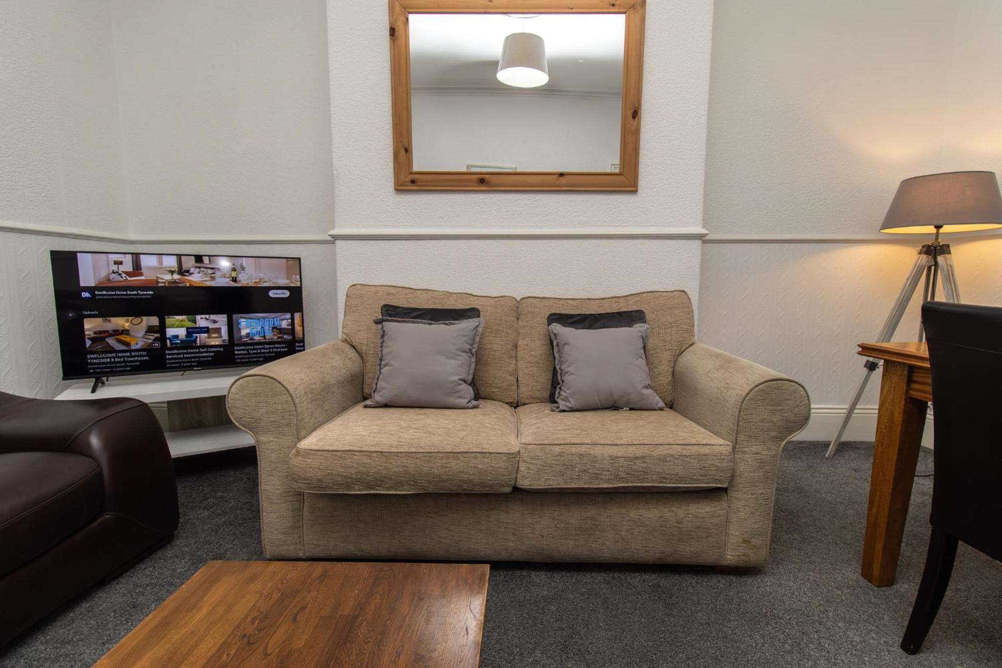 Dwellcome Home Ltd 4 King Bedroom Townhouse, Free Parking, Fast Wifi, Fully Equipped Kitchen, 15 Min Drive To Nissan, 20 Min To Newcastle Sunderland, Ideal For Long Term Contractor Etc Stays, Regular Housekeeping Option - See Our Site For Assurance South Shields Exterior foto