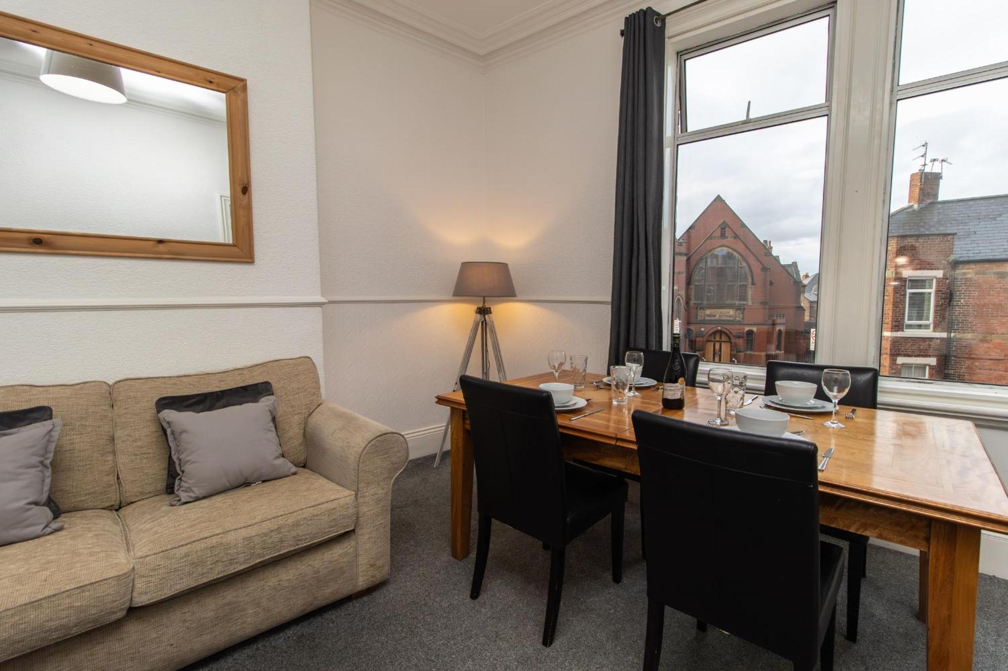 Dwellcome Home Ltd 4 King Bedroom Townhouse, Free Parking, Fast Wifi, Fully Equipped Kitchen, 15 Min Drive To Nissan, 20 Min To Newcastle Sunderland, Ideal For Long Term Contractor Etc Stays, Regular Housekeeping Option - See Our Site For Assurance South Shields Exterior foto