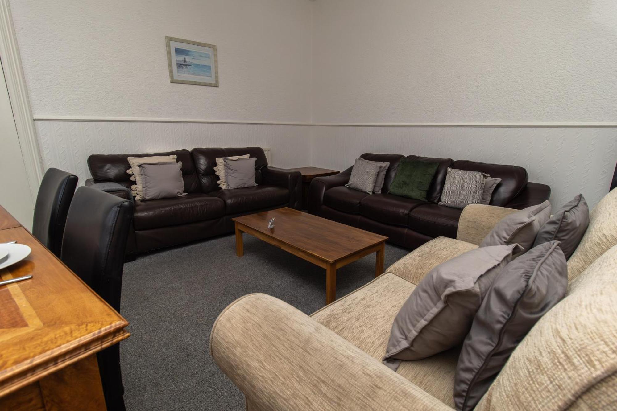 Dwellcome Home Ltd 4 King Bedroom Townhouse, Free Parking, Fast Wifi, Fully Equipped Kitchen, 15 Min Drive To Nissan, 20 Min To Newcastle Sunderland, Ideal For Long Term Contractor Etc Stays, Regular Housekeeping Option - See Our Site For Assurance South Shields Exterior foto