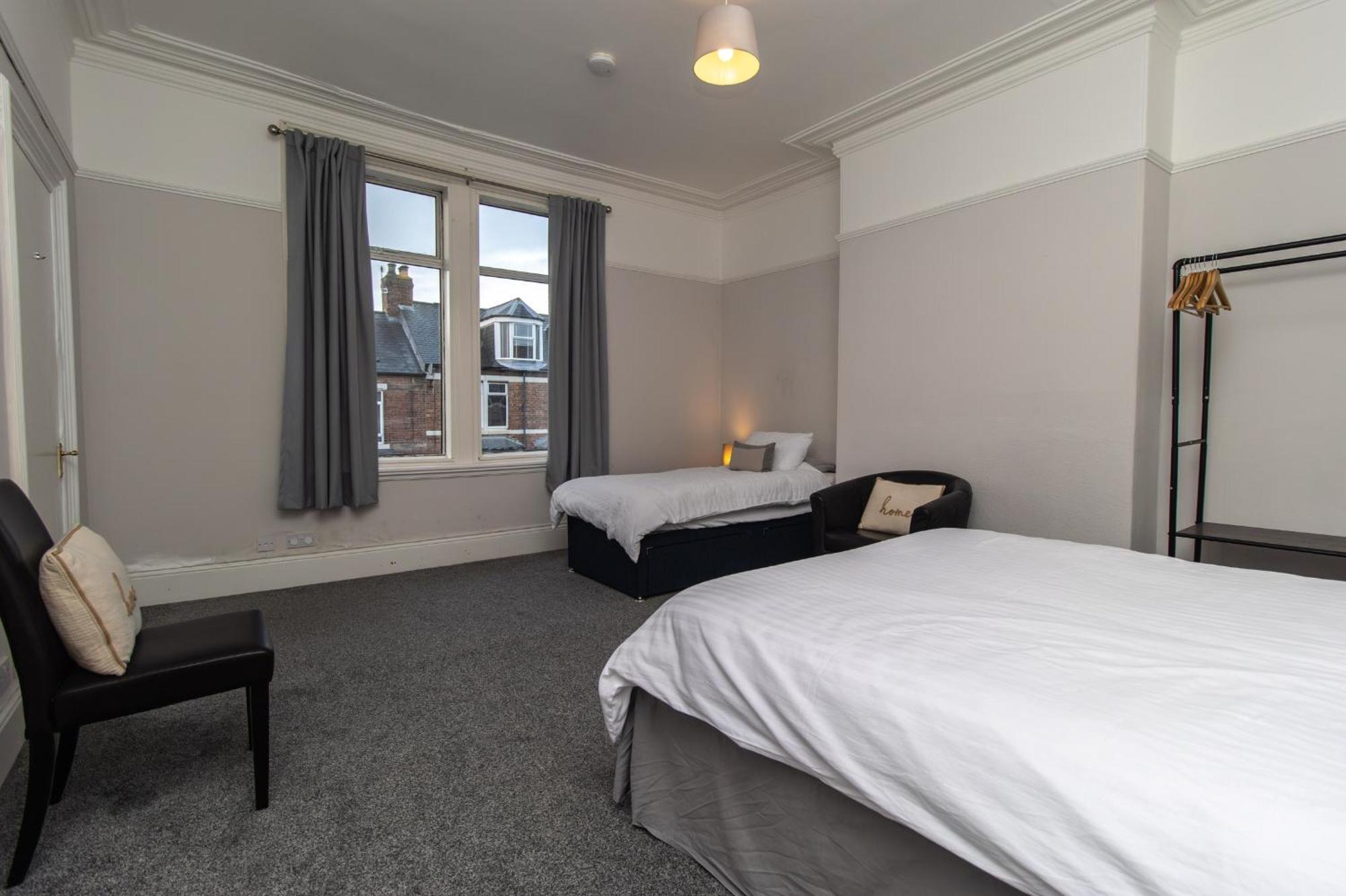 Dwellcome Home Ltd 4 King Bedroom Townhouse, Free Parking, Fast Wifi, Fully Equipped Kitchen, 15 Min Drive To Nissan, 20 Min To Newcastle Sunderland, Ideal For Long Term Contractor Etc Stays, Regular Housekeeping Option - See Our Site For Assurance South Shields Exterior foto